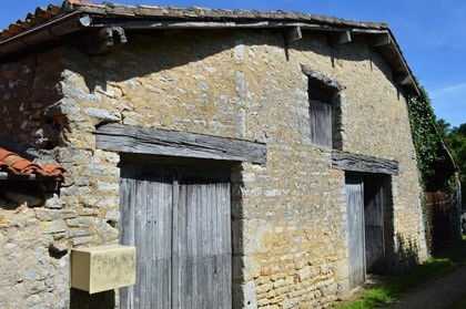 Barn to renovate with land