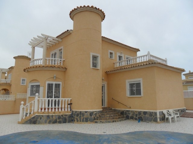 Large Detached Villa With Private Pool..