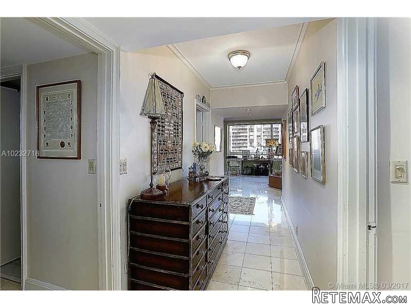 2 bedroom Flat For Sale: 1541 Brickell.. - 2