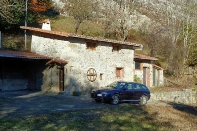 5 Bed Country House For Sale 5 2,691..
