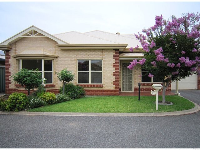 Spacious independent living unit! -..