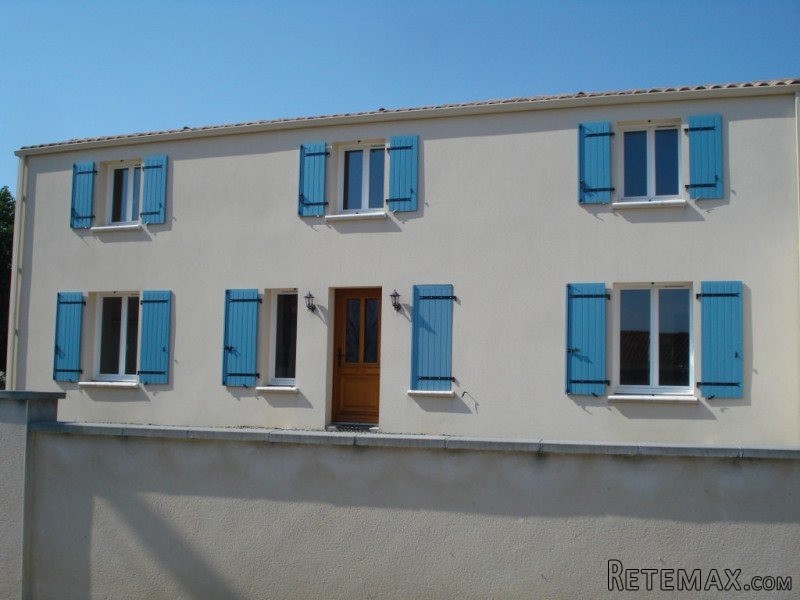 Stone House For Sale With Garage.. - 2
