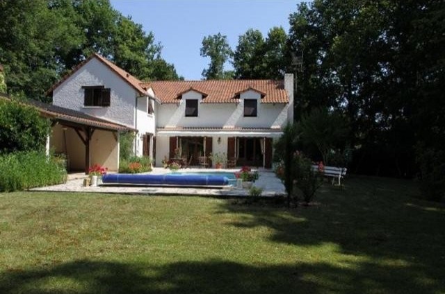 5 bedroom House For Sale: 86550 POITIERS