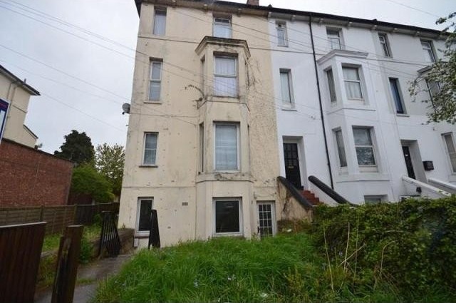 2 bedroom Flat For Sale: Brockhurst..