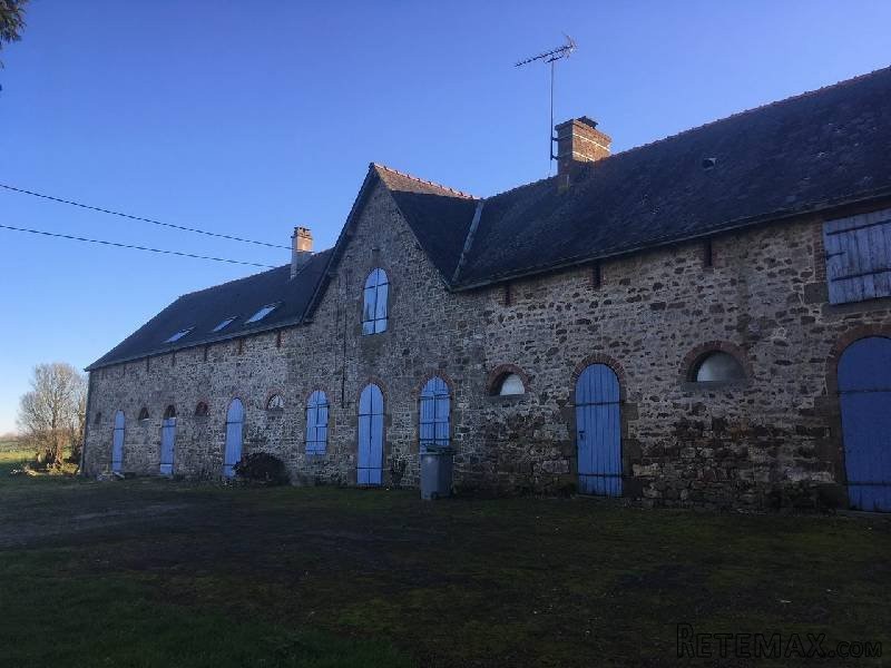 Huge Country House with Outbuilding