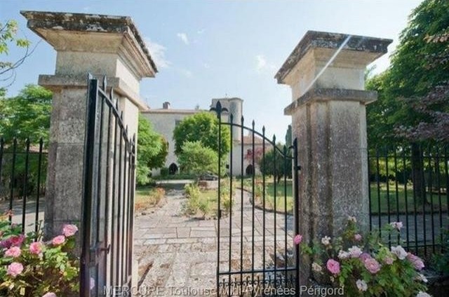 10 bedroom Castle For Sale: 32100 GERS - 2