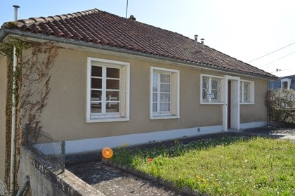 Great value Ruffec town property with.. - 2
