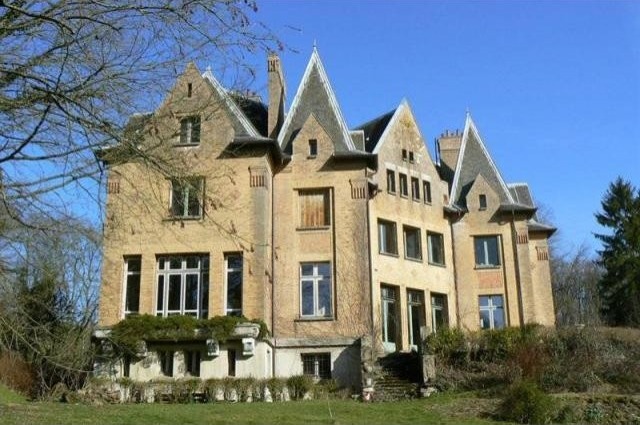 9 bedroom House For Sale: 02000 LAON - 2