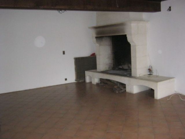 3 bedroom old house to modernise, near.. - 2