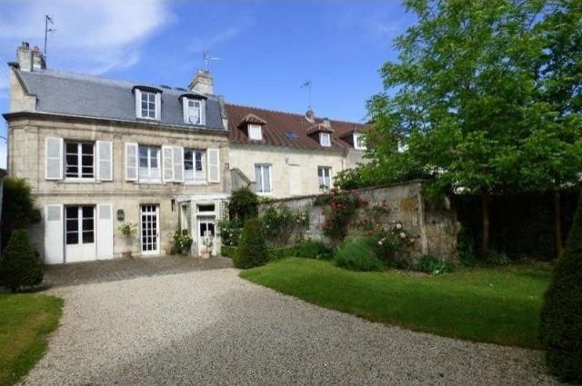 6 bedroom Town House For Sale: 60200.. - 2