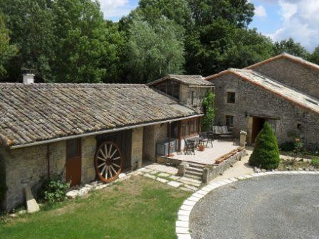 6 bedroom Village House For Sale: Lezay - 2