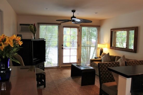Aina Nalu Condo B104