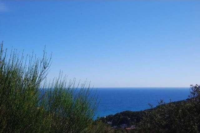 Building plot with sea views