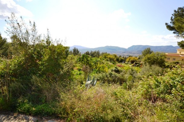A 2070 sqm plot with planning and.. - 2