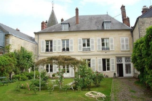 6 bedroom Town House For Sale: 60240..