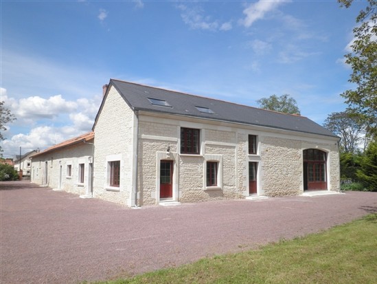 House with Two Guest Cottages