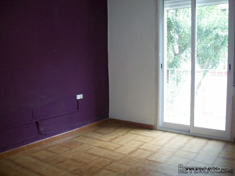 OPPORTUNITY! Flat for sale with..