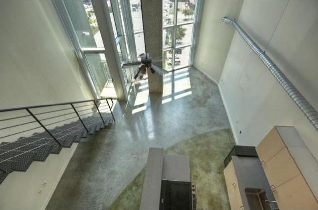 1 bedroom Apartment For Sale: 2000..