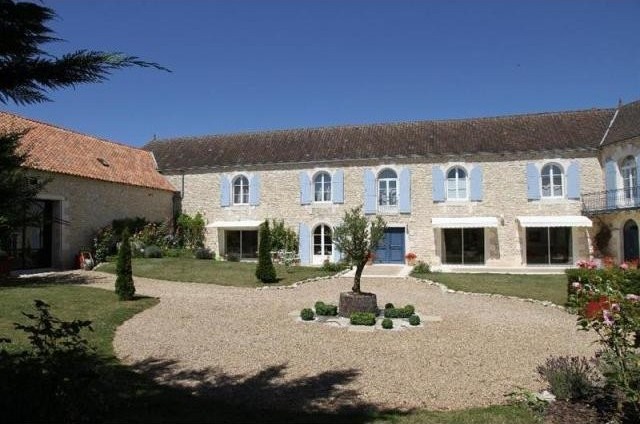 5 bedroom House For Sale: 86170.. - 2