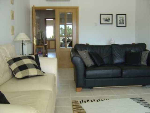 2 BEDROOM APARTMENT IN MEIA PRAIA - 2