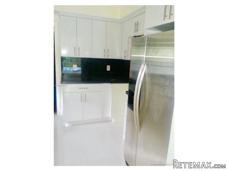 2 bedroom House For Sale: 1418 Cordova.. - 2