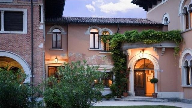 7 bedroom House For Sale: Le Rivatte.. - 2