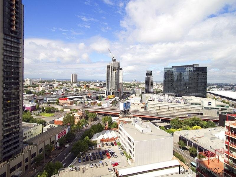 Spectacular Views, Subtle Verve