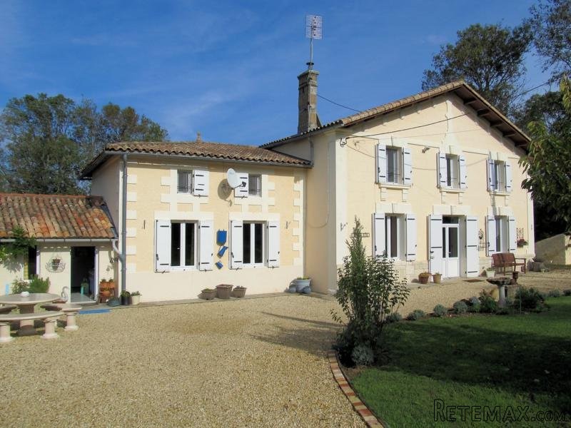 Spacious House With Gite