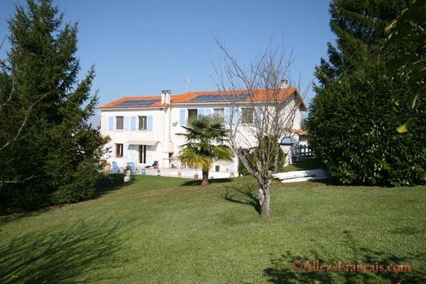 Dordogne/Charente border - 6 bed house..