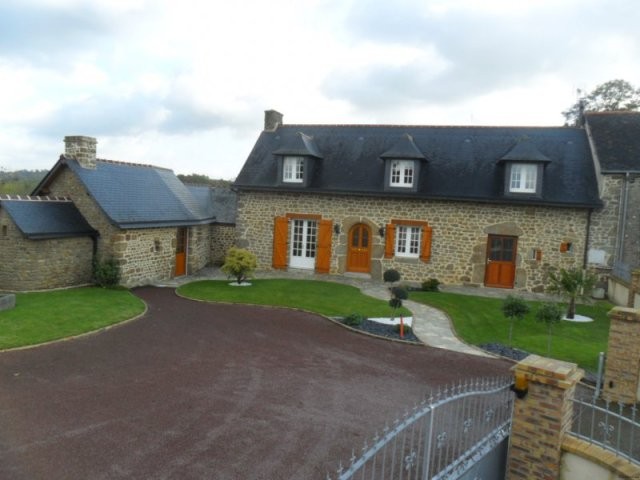 Vente Maison 7 Pieces De 141 M2 53300.. - 2