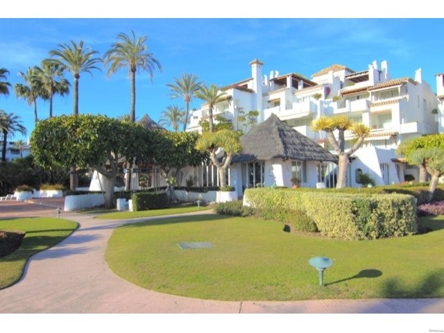 PENTHOUSE FOR SALE - ALCAZABA BEACH