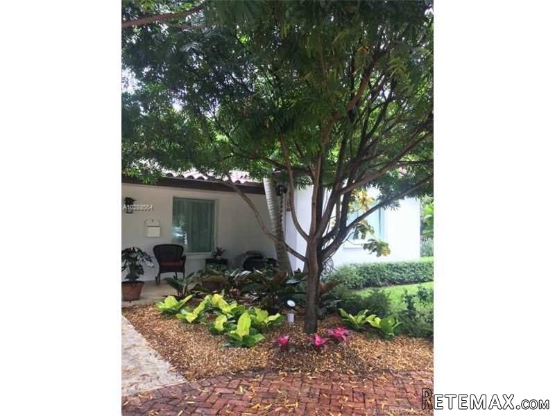 4 bedroom House For Sale: 4725 RIVIERA.. - 2