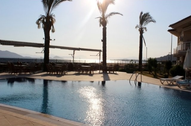 Beachfront Apartment, Calis.