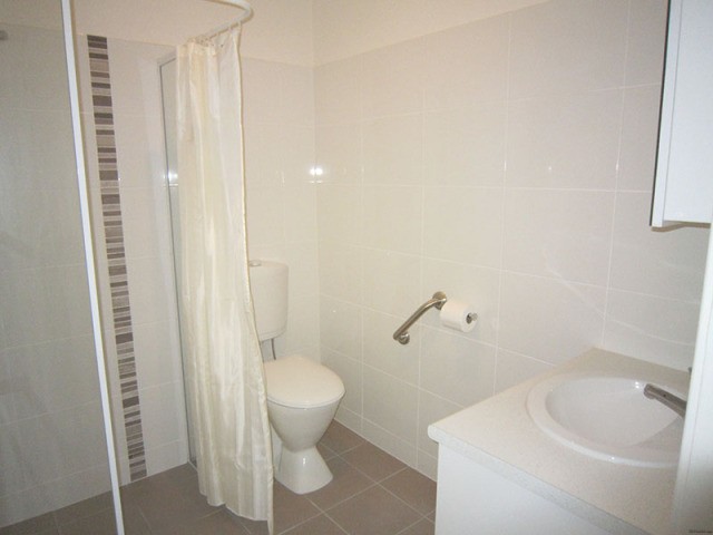 Brand new kitchen and bathroom in this.. - 2