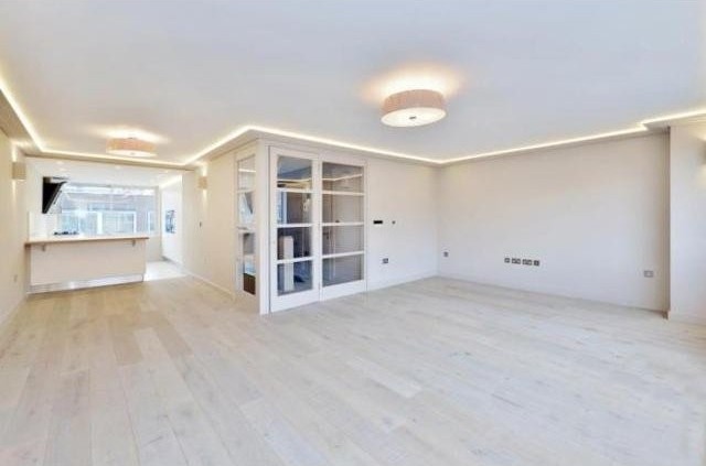 4 Bedrooms - Maisonette - London - For..