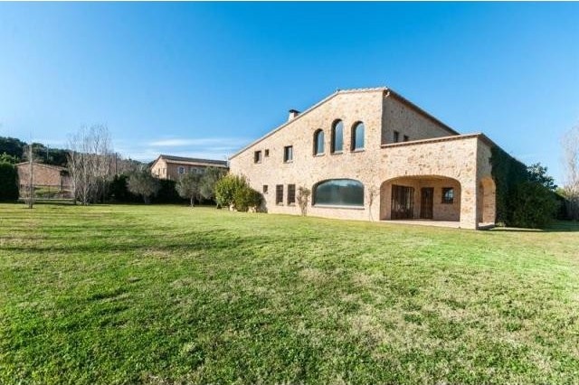 5 bedroom Cottage For Sale: GIRONA.. - 2