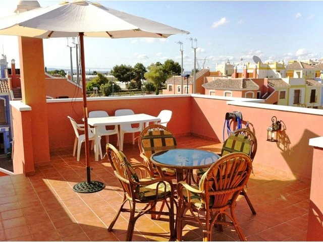 Lovely 2 Bed Apartment on Senorio de..