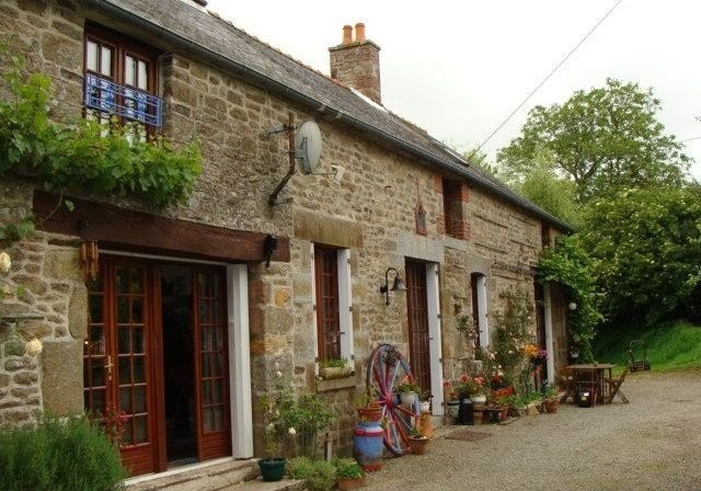 Secluded Farmhouse With Heated Pool