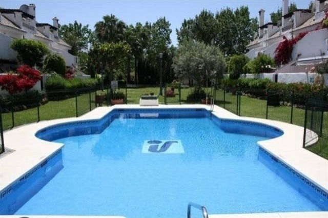 3 bedroom town house for sale