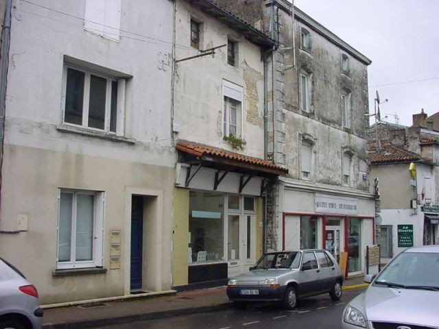MAISON DE VILLE AVEC COUR INTERIEURE ET.. - 2