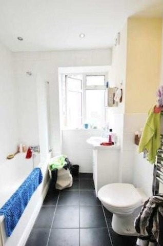 Flat/Apartment To Let in London - 2