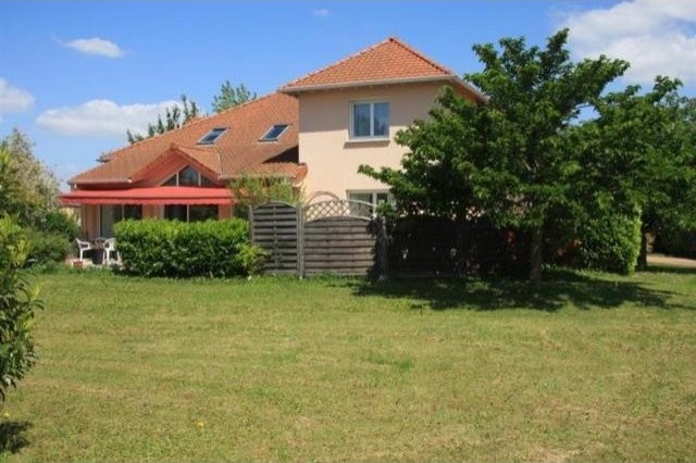 3 bedroom House For Sale: 03200 VICHY - 2