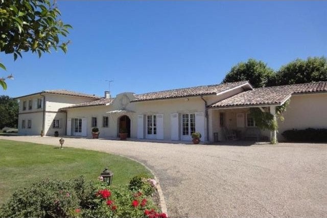 6 bedroom House For Sale: 33000 BORDEAUX