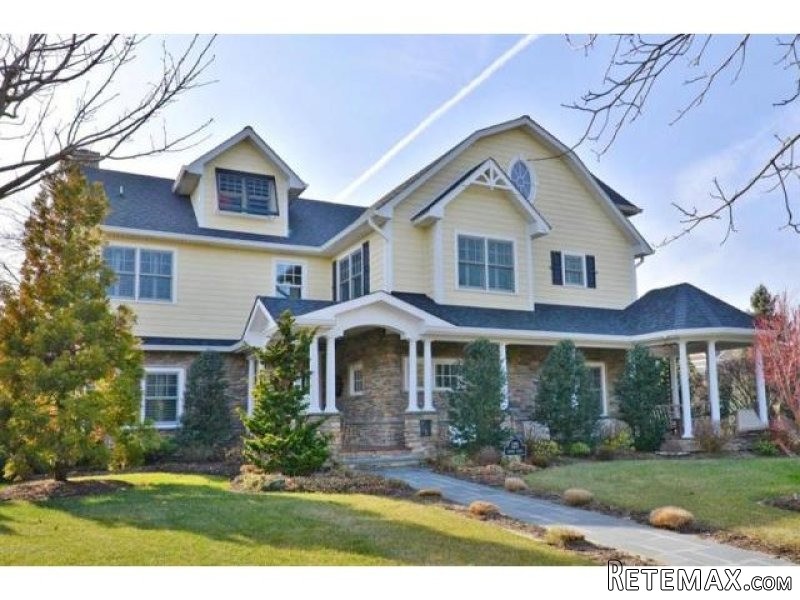 7 bedroom Flat For Sale: 125 Monroe..