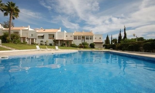 Cosy 1 Bedroom Apartment, with sea..