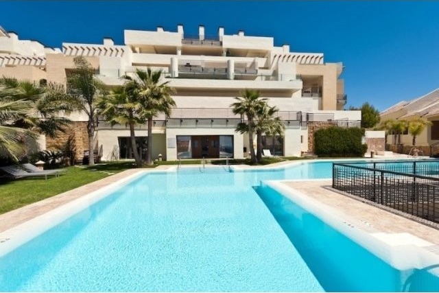 Contemporary Sea View Penthouse in Los..