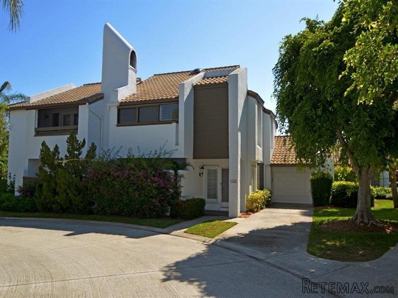 3 bedroom Flat For Sale: 2129 Via..