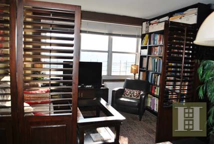 1 bedroom Apartment For Sale: 555..