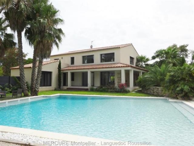 6 bedroom Villa For Sale: 34200 POUSSAN