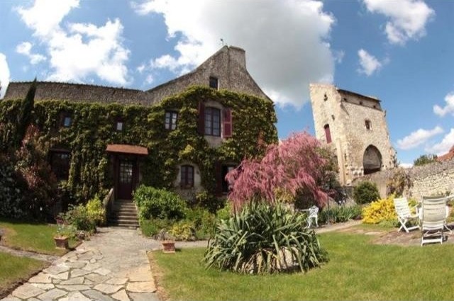 7 bedroom Character For Sale: 03140..